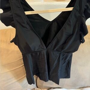 New never worn. Tankini top size large